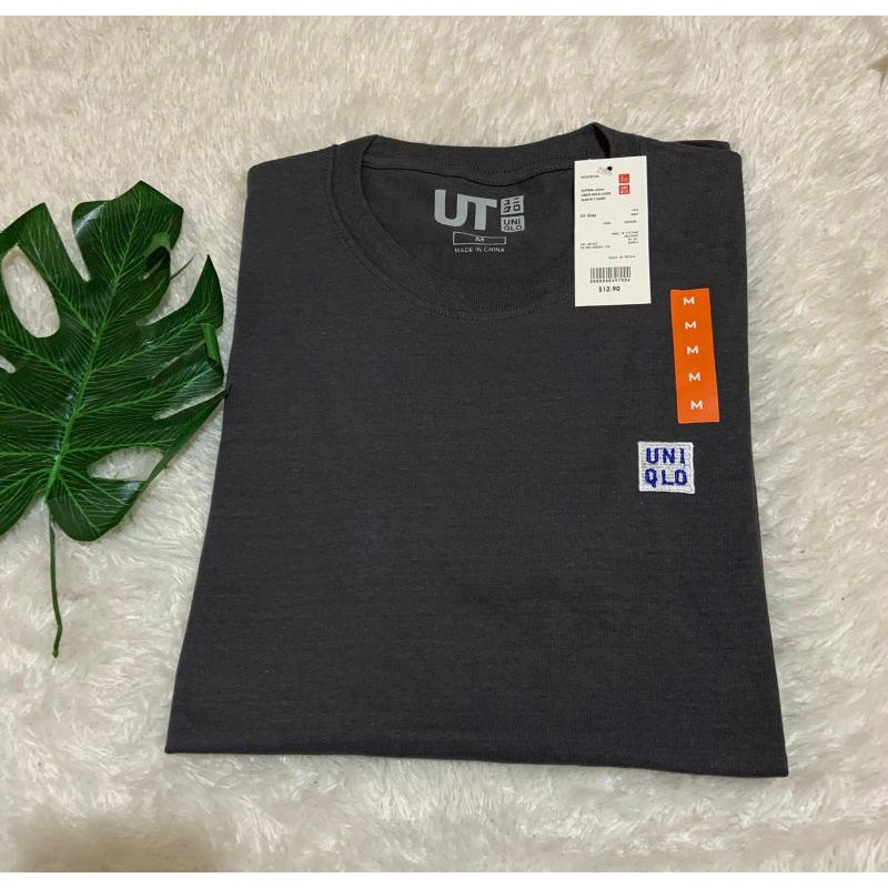 Kaos Uniqlo Logo Pria Wanita Lengan Pendek/Tshirt Uniqlo Unisex-Abu basah