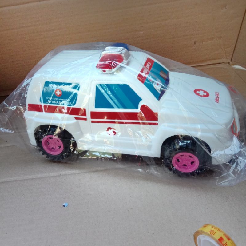 mainan mobil ambulance