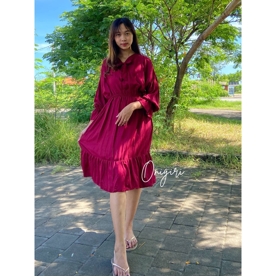 Gamis Wanita Muslimah Dress Lebaran Lengan Panjang Korean Style Warna Merah Maroon Motif Polos Model