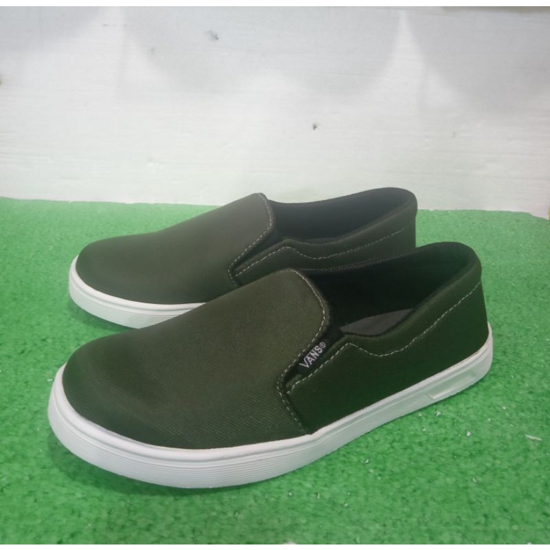 Sepatu slip on pria tanpa tali sepatu slop pria santai sepatu casual slip on cowok