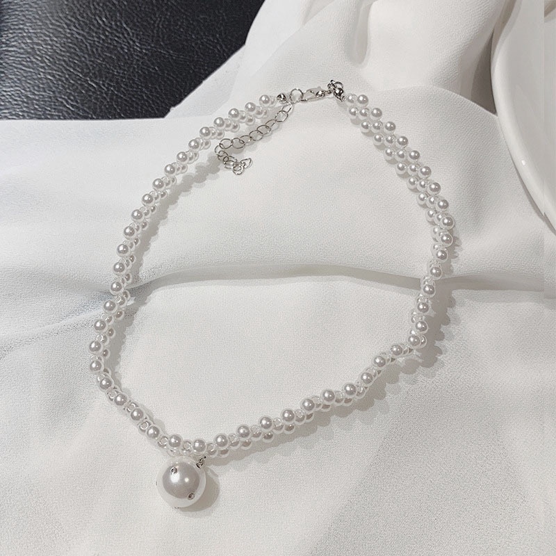 Aksesoris fashion wanita versi korea dari kalung mutiara yang simpel dan elegan