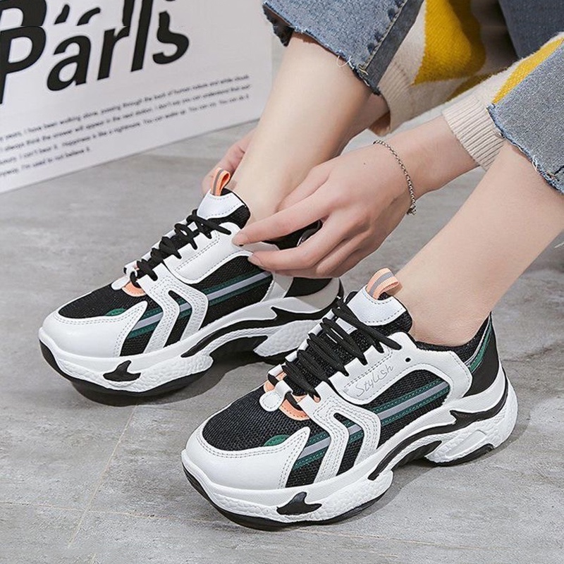 Sepatu Wanita Sneakers Temali Terbaru Terkeren Masa Kini Design Elegan Trendy