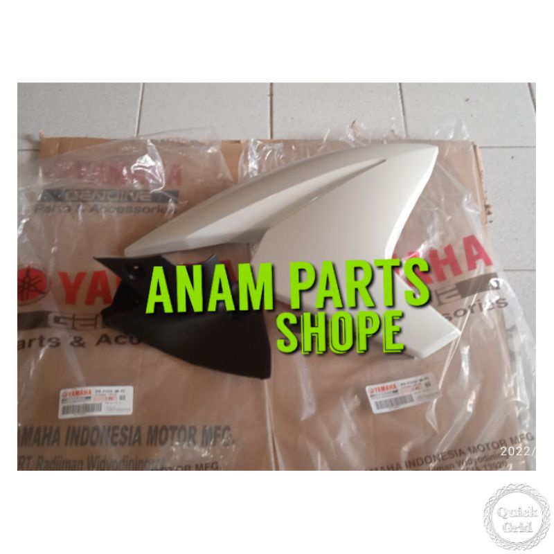 SAYAP TANGKI SET KANAN YAMAHA VIXION NVL (1PA) PUTIH ORIGINAL YAMAHA