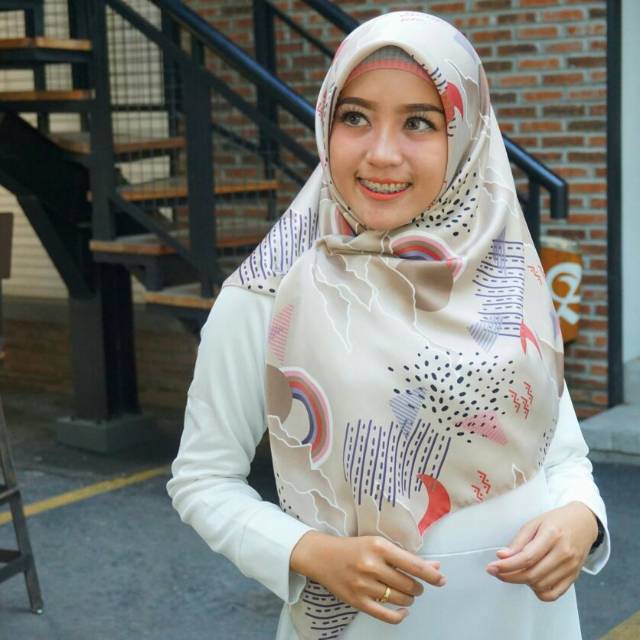 Jilbab Segiempat maxmara bulan/maxmara squre/maxmara moth