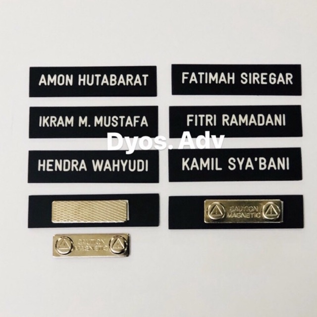 Name tag Nama dada grafir hitam dop magnet