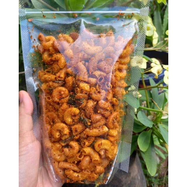 

Makaroni Goreng Pedas - Keripik kacakuu