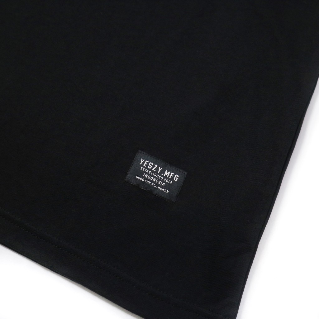 YESZY.MFG Tshirt Black Logo Box Black