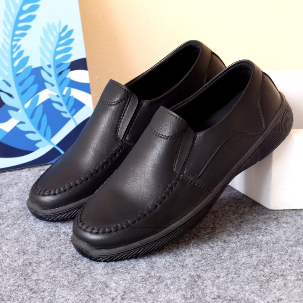 SepatuFormal Pantofel Pria Resmi Formal Slip On Hitam Kulit PU Original Kantor Kuliah Casual Gereja Pesta Kondangan Nikahan Kerja Perkantoran PNS Guru Gaya Trendy Kekinian Terlaris Murah Sepatu LOafer Boi Kulit Pria