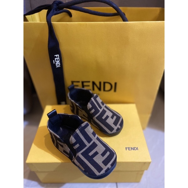 preloved sepatu bayi fendi