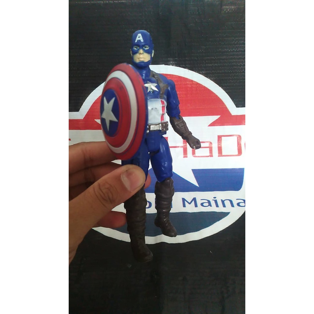 Action Figure Captain America, Kapten Amerika