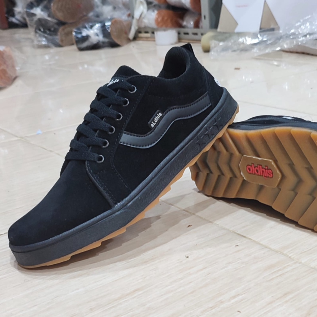 Sepatu Sekolah Pria Hitam Polos Original Lokal Aldhis C280 Cacing Full Black Sneakers Cowok Terbaru Buat Kerja Dan Gaya