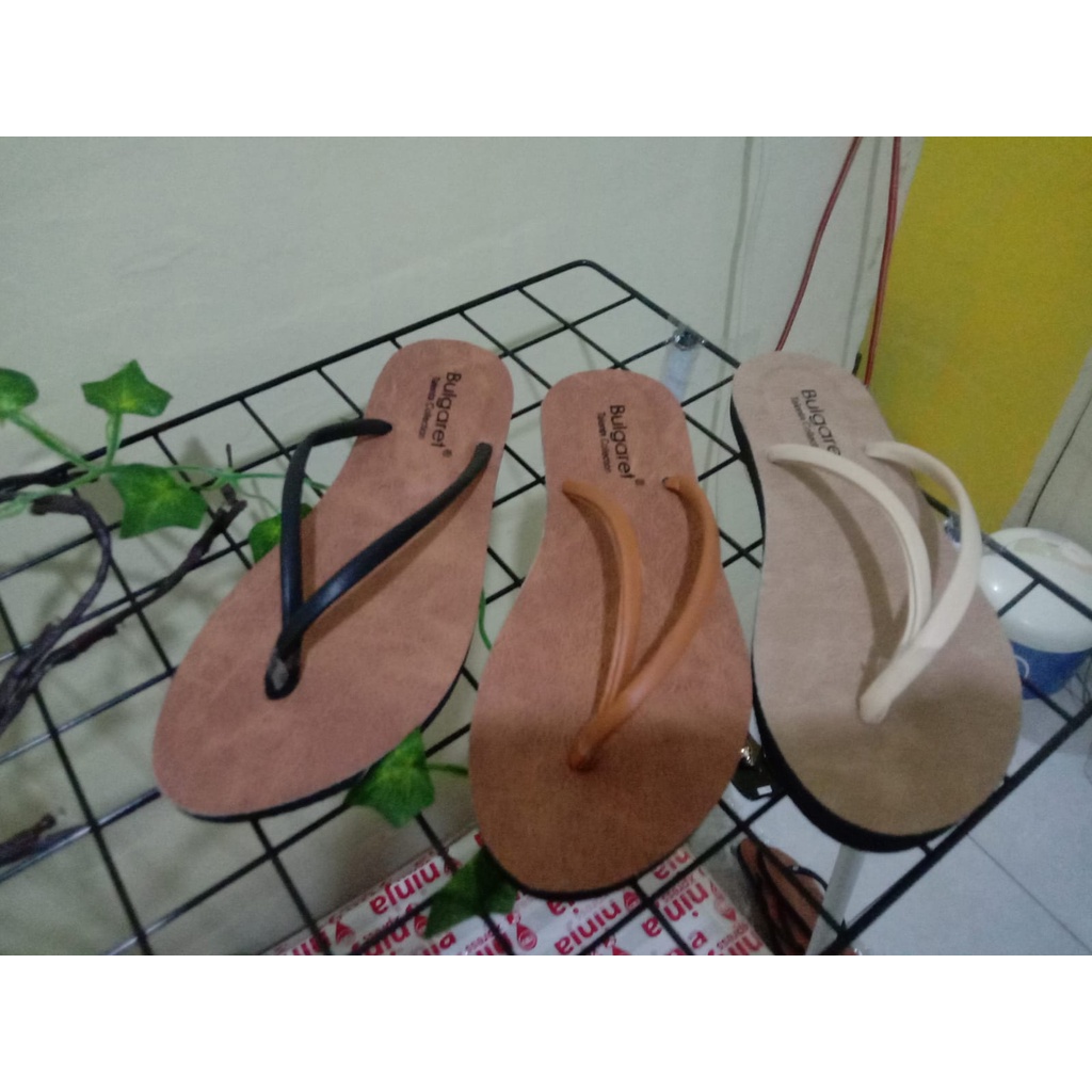 Sandal Spon Jepit Wanita Terbaru AW04