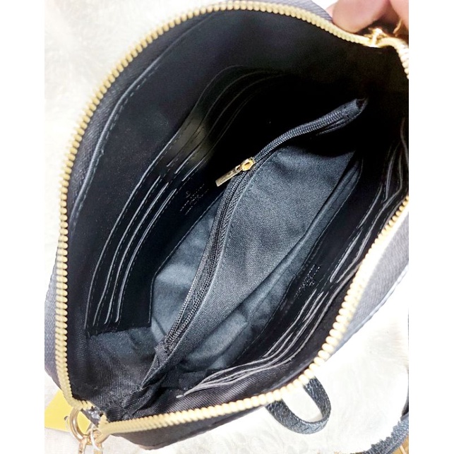 CLUTCH OVAL /  SLINGBAG OVAL Black LV