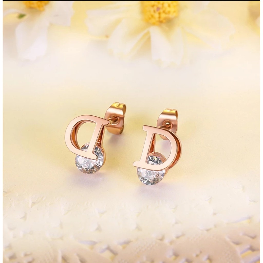 Anting Tusuk Titanium Huruf &quot; D &quot; Zirkon Artifisial Untuk Wanita Fashion Tersedia Rosegold dan Gold