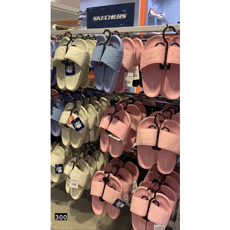 sendal skechers slip on