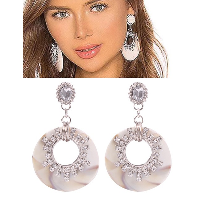 LRC Anting Tusuk Fashion  Acrylic Round Earrings With Diamonds D70245