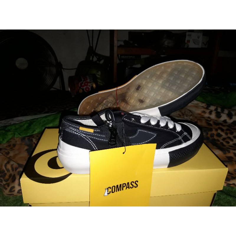 COMPASS X FXXKING RABBITS V1 LOW