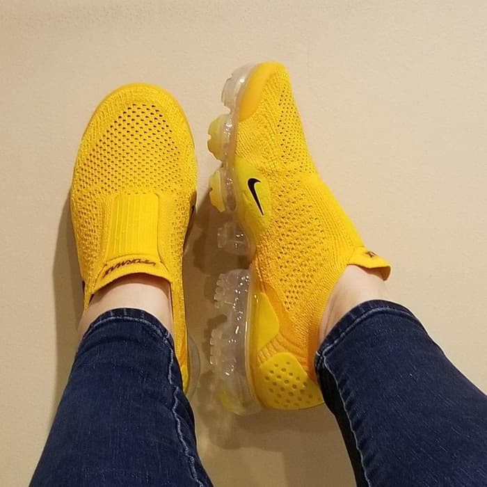 nike vapormax moc 2 university gold