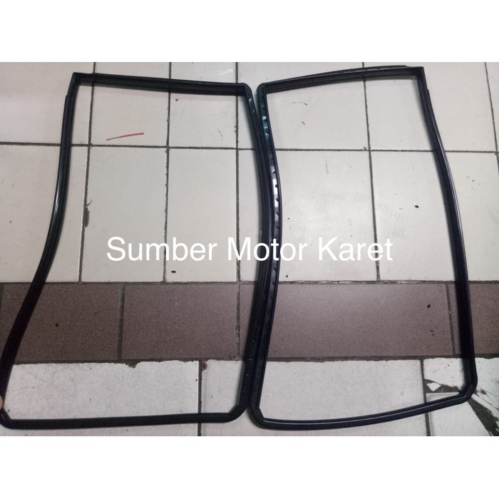 Karet Kaca Mati Samping Tengah Suzuki Vitara/Escudo/Sidekick