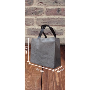 

Tas oleh Tas souvenir Tas Tahlilan Tas Hantaran Mewah