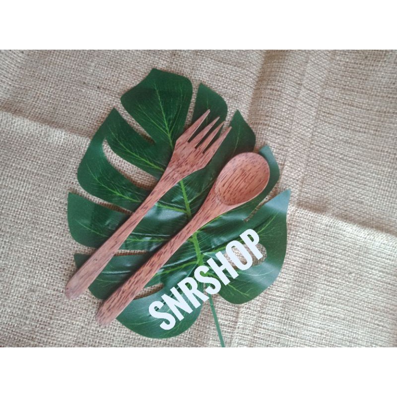 Sendok Garpu kayu kelapa