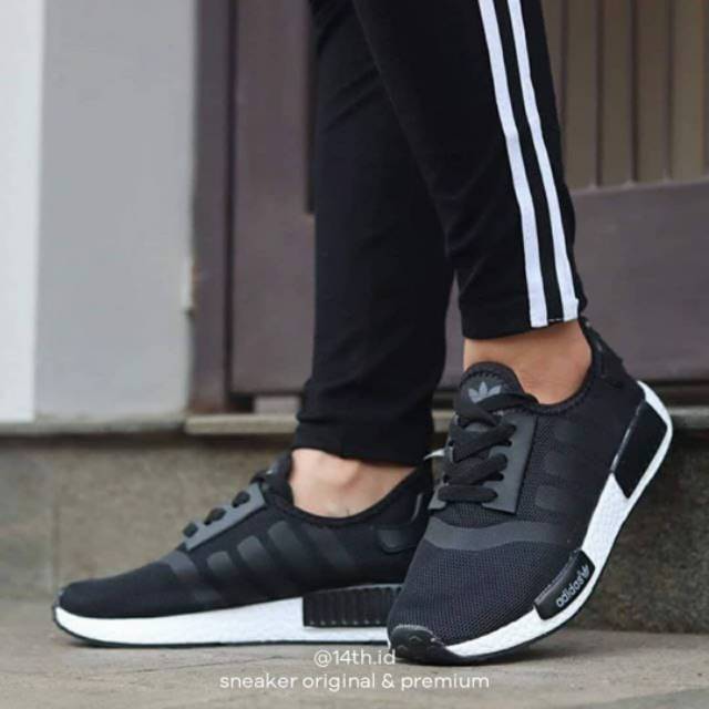 ADIDAS NMD R1