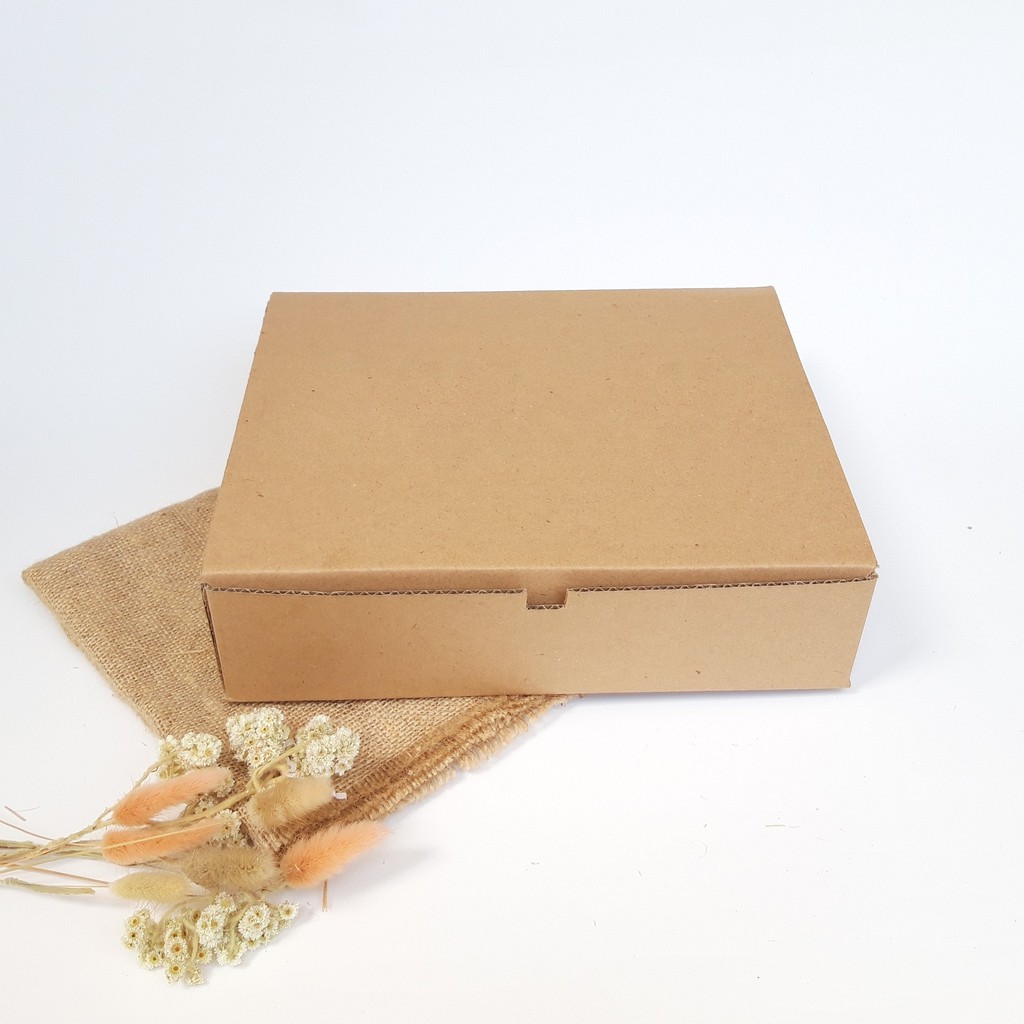 

Kotak kemasan Box Packing Ukuran 28 x 28 x 5 cm Flip Top Custom
