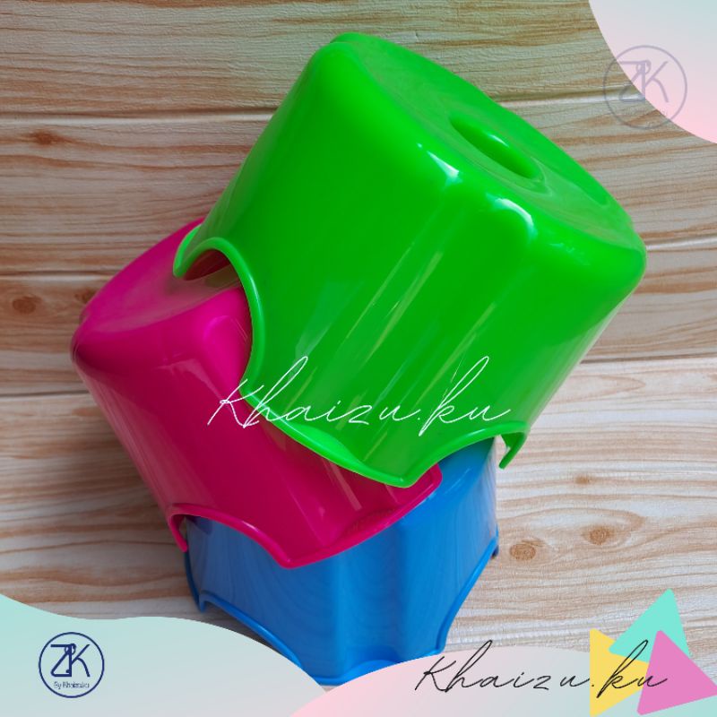 Kursi Plastik Kecil