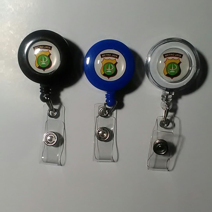 

Limited Yoyo Id Card Putar+Logo Polda Metro Jaya Diskon