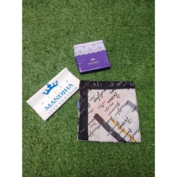 PL Hijab Mandjha Ivan Gunawan Happy Day