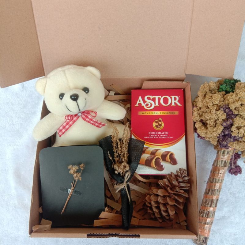 

HAMPERS / GIFT BOX/ KADO ULTAH / KADO WISUDA