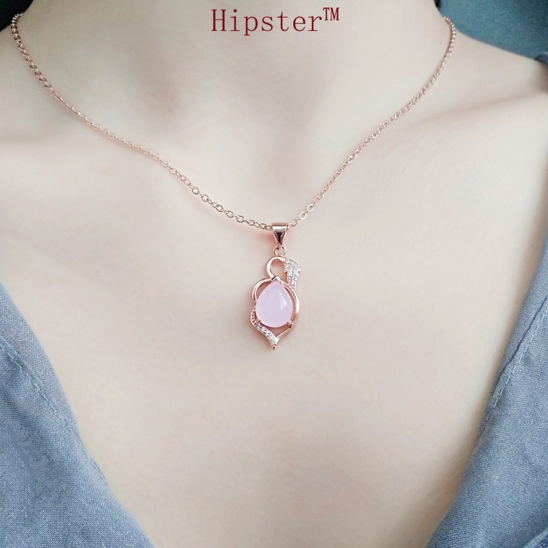Affordable Luxury Fashion Rose Gold Natural Pink Gemstone Hollow Pendant Simple Clavicle Chain