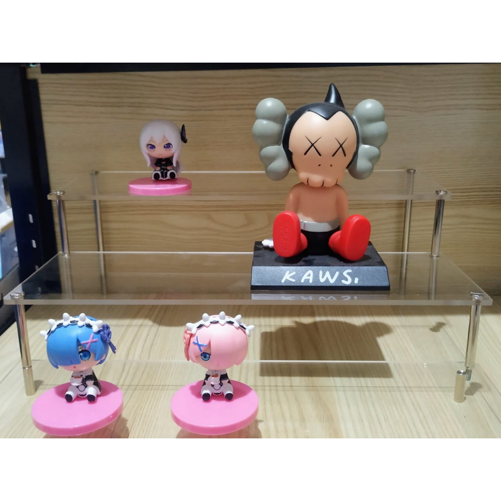 Stand Display Kaca Tingkat Untuk Pajangan Figure atau Foto