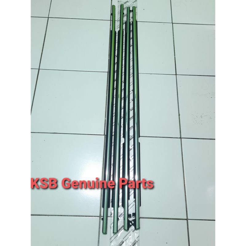 Pelipit Plipit Karet Kaca Luar Innova Reborn Venturer Q G 4pc Original