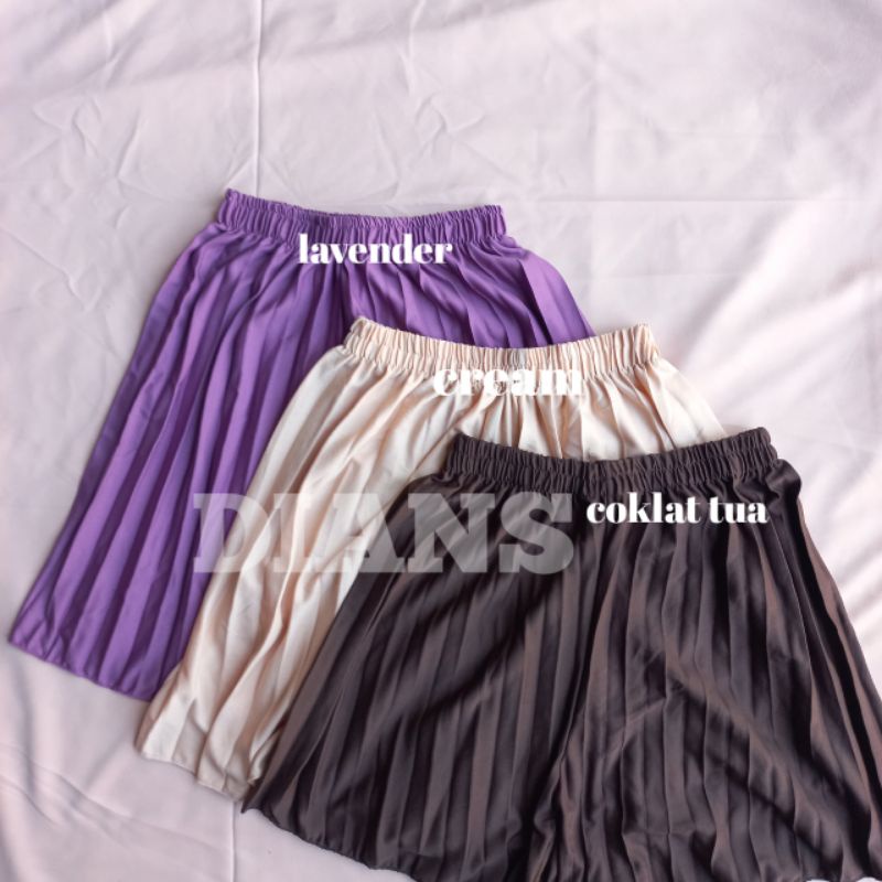 Hot Pants Plisket | Celana Santai Wanita Plisket