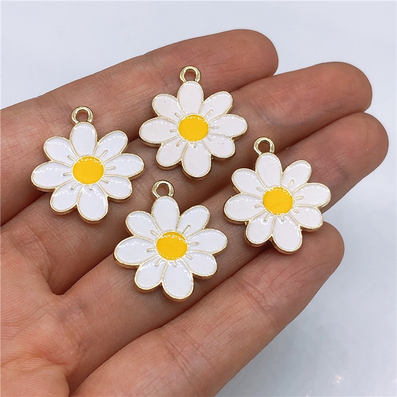 4 Pcs Liontin Bunga Daisy Bahan Alloy Untuk Membuat Perhiasan Kalung Anting Gelang