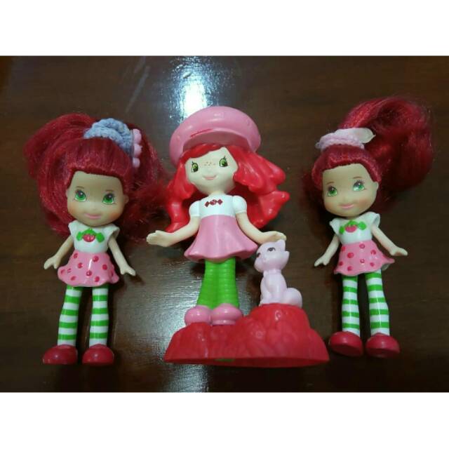 STRAWBERRY SHORTCAKE DOLL