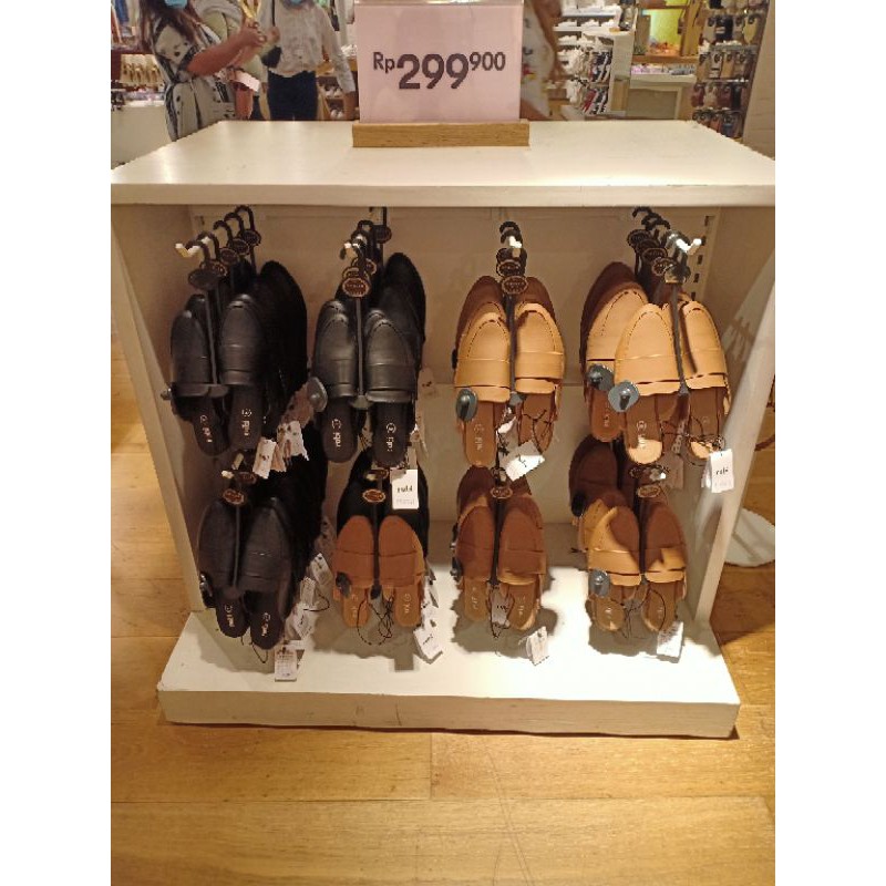 RUBI SEPATU SANDAL WANITA