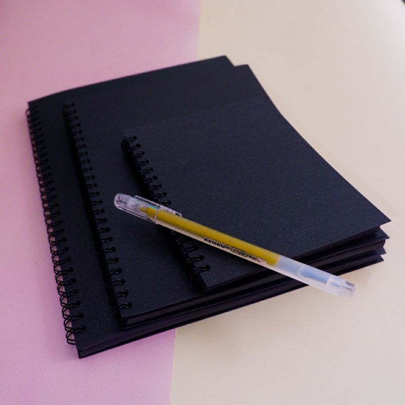 

NOTEBOOK BLACK PEAPER/SKETCHBOOK HITAM/BUKU SKETSA