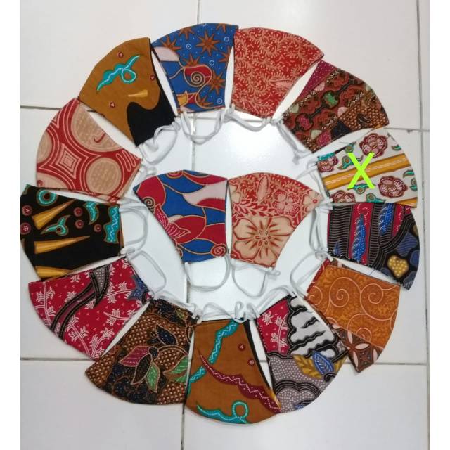Masker kain. Masker batik . Masker batik lusinan