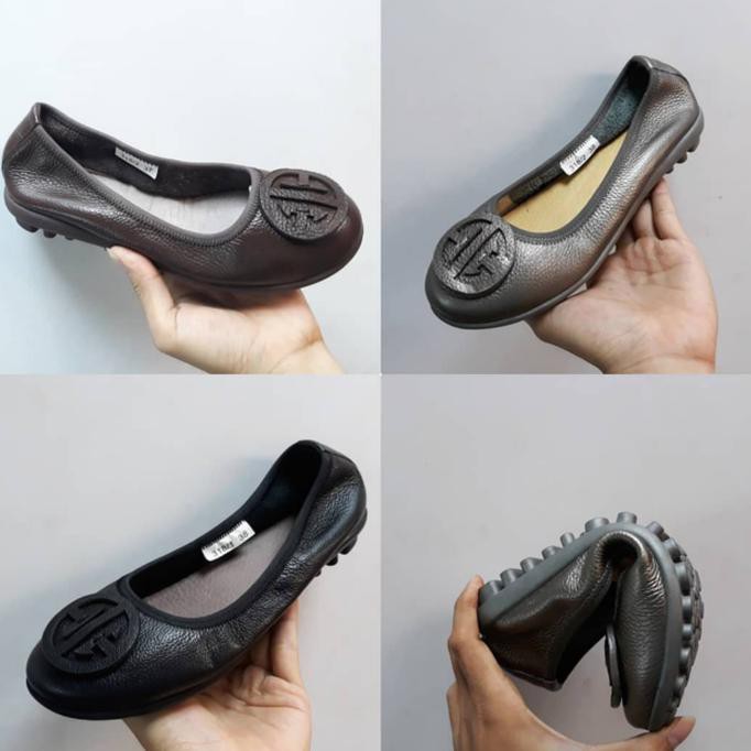 Diskon Sepatu Kerja Wanita Clarks 318 Flat Terlaris Terbaru