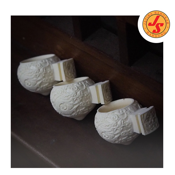 Mangkok Cepuk Cangkir Pakan Burung Pleci Motif Ukiran Naga Warna Coklat