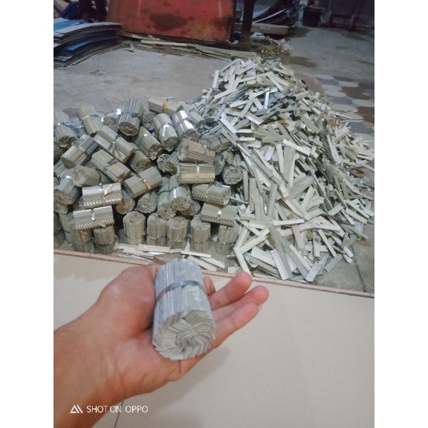 TALANG/SADAP KARET/ALAT UNTUK MENGAMBIL GETAH BAHAN KALERBON