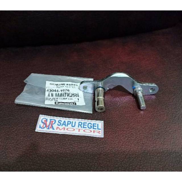 DUDUKAN KALIPER BELAKANG KLX D TRACKER 150 43044-1076 ORIGINAL KAWASAKI