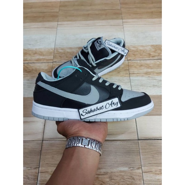 Sepatu SB Dunk Low J-Pack Shadow
