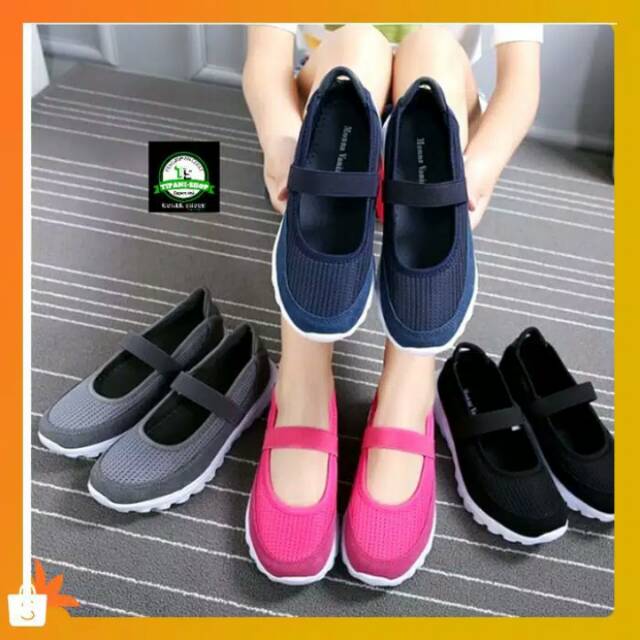 SEPATU SANTAI WANITA