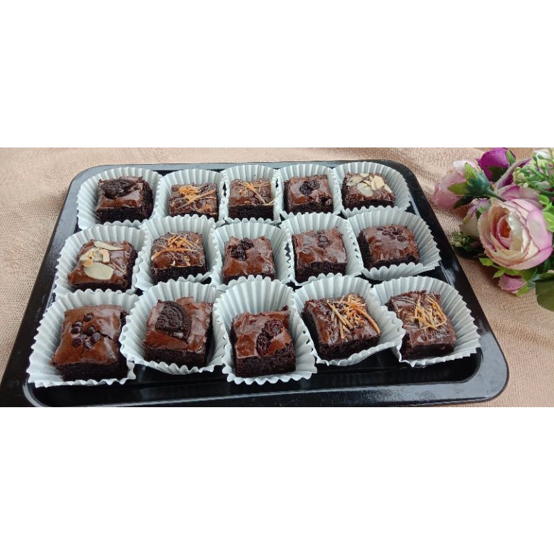 

PREMIUM AMIINA FUDGY BROWNIS SHINY CRUST | KUE LEBARAN | SAJIAN RAMADHAN | KUE ARISAN | KUE ACARA KELUARGA