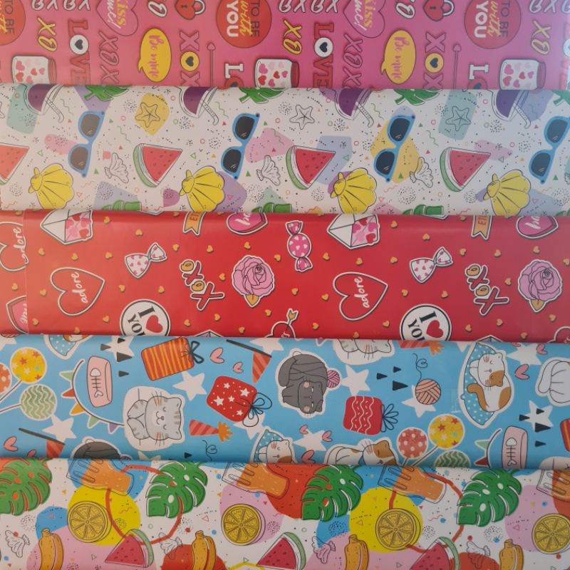 

Kiky Kertas Kado Love | Batik | Natal | Karakter | Motif | Bungkus Kado | Parcel | Hadiah