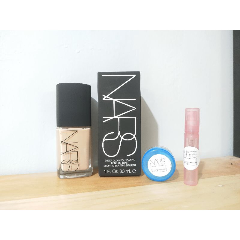 Nars Matte foundation/ Nars light reflecting Foundation/Nars sheerglow foundation share in jar