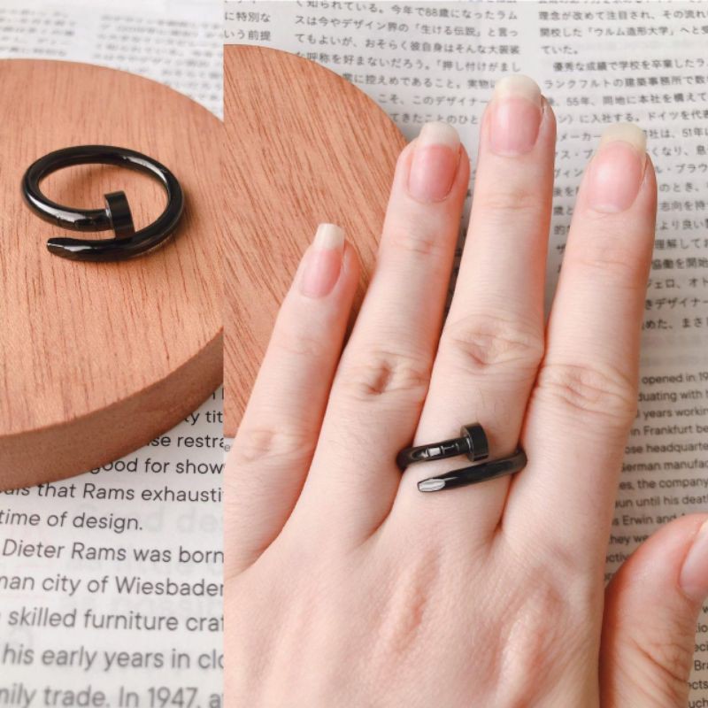 Gelang Tangan Titanium Paku Hitam